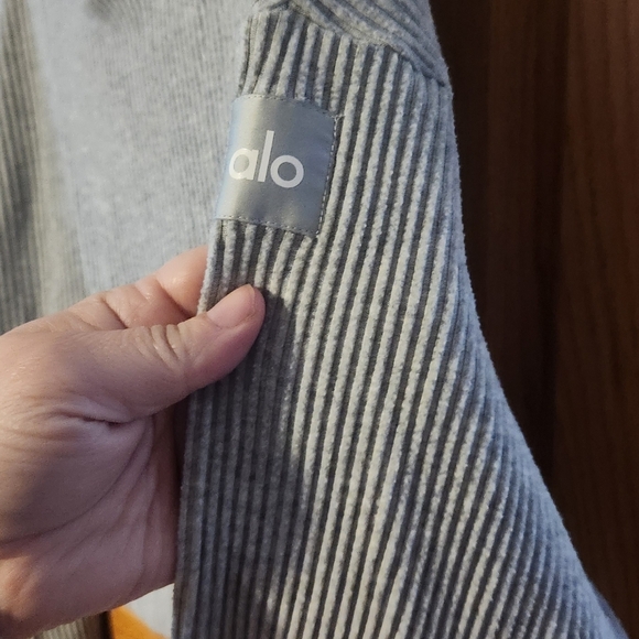 Gray Ribbed Women's Hoodie From Alo, Cropped And Quality - Picture 2 of 3